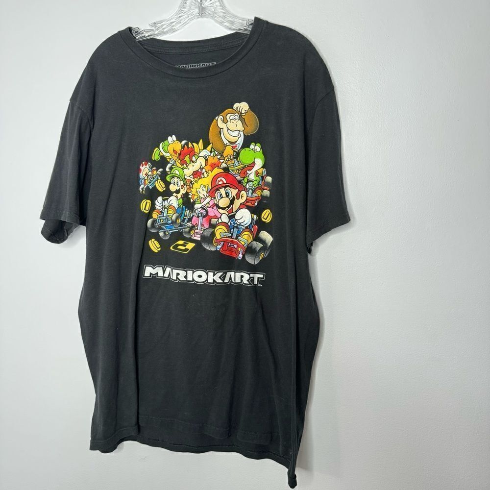 Mario Kart graphic tee size XL